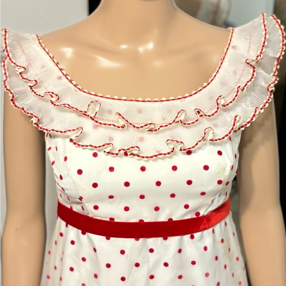 Vintage 1960s white and red polka dots gown with ruffles Size Small - Picture 3 of 12